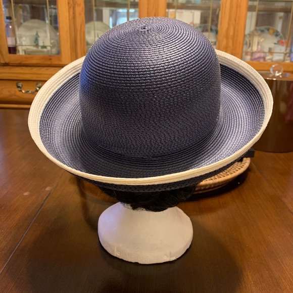 Hat - Picture 3 of 4